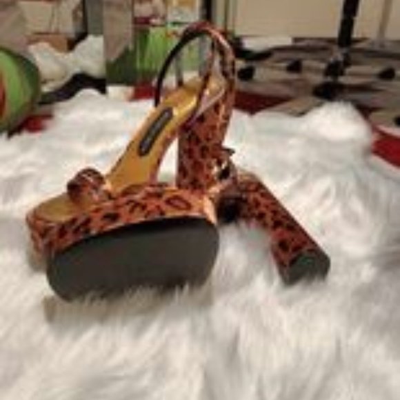 Jessica Rich (Platform Sandal in Leopard) - Picture 6 of 6